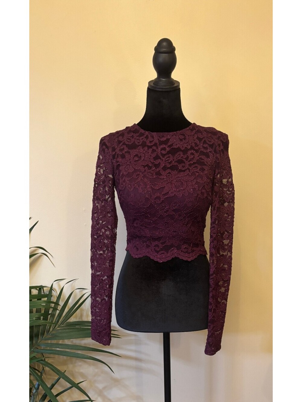 City Triangles Women's Lace Crop Top Burgundy Romantic Feminine Coquette Size 1